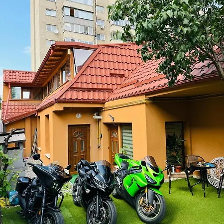 בית הארחה Casuta Din 3*