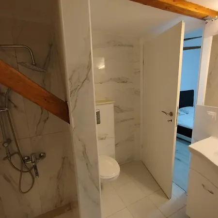 Pensjonat Casuta Din 3*