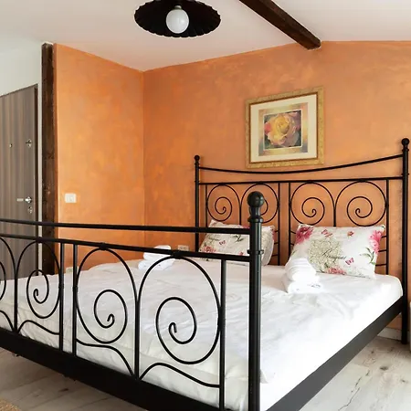 בית הארחה Casuta Din