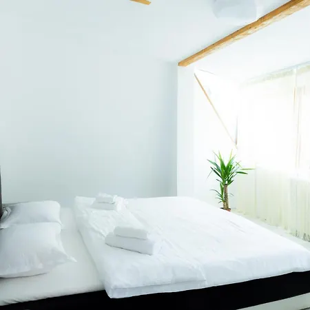 בית הארחה Casuta Din